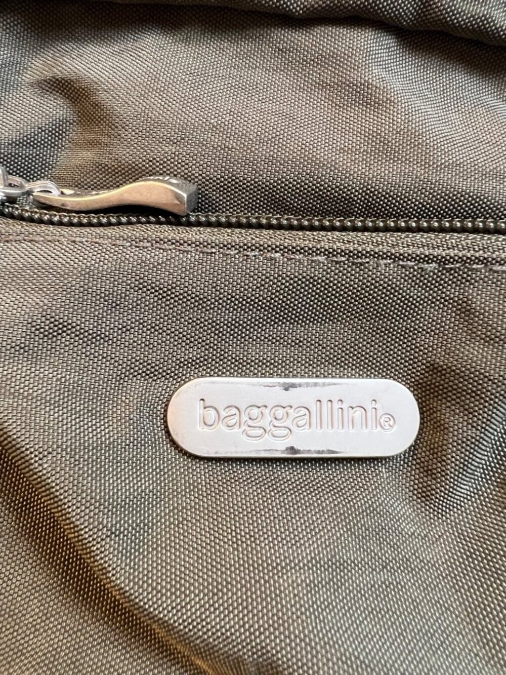 Olive Baggallini Crossbody Orange Interior - Picture 8 of 14